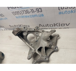 Поворотний кулак лівий задній Volvo XC40 2017-