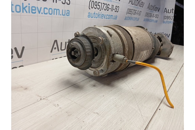 Амортизатор задній правий VW Touareg 7L 2002-2010 7L6512022E