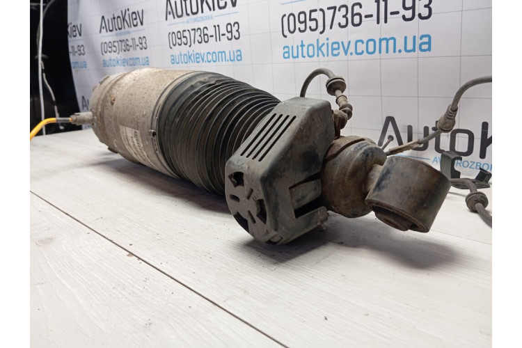 Амортизатор задній правий VW Touareg 7L 2002-2010 7L6512022E