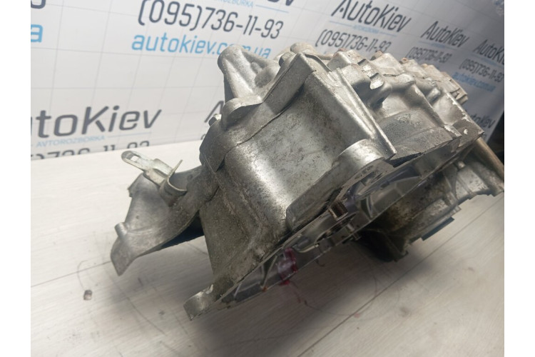 Редуктор передній Nissan Leaf 2013-2017 320B03NF0B Редуктор передній Nissan Leaf 2013-2017 320B03NF0B