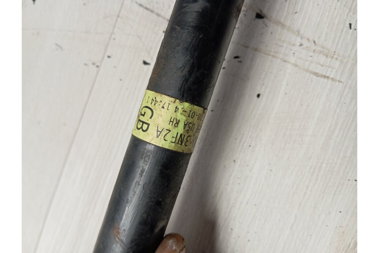 Привід піввісь передня права Nissan Leaf 2013-2015 391003NF2A