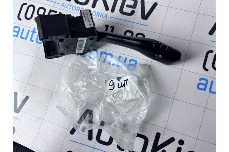 Переключатель стеклоочистителей подрулевой правый Skoda Octavia (A4 1U-) 2000-2011 4B0953503G