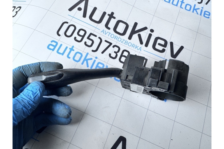 Перемикач поворотів підкермовий Skoda Fabia 1999-2007 8L0953513G