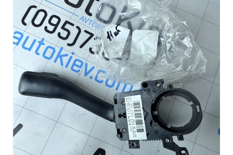 Перемикач поворотів підкермовий Skoda Fabia 1999-2007 8L0953513G