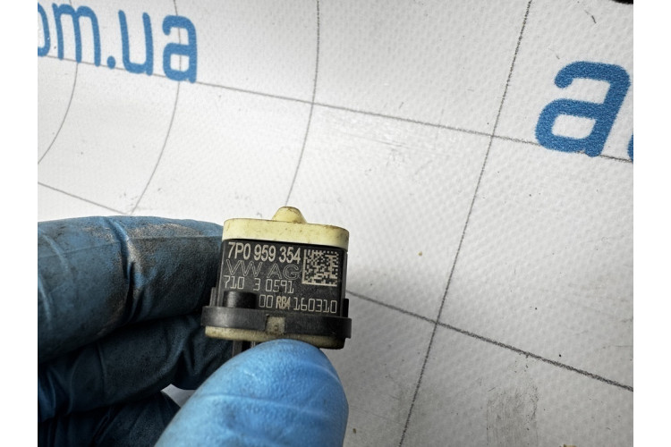 Датчик удара airbag VW Touareg 2010-2018 7P0959354 Датчик удара airbag VW Touareg 2010-2018 7P0959354