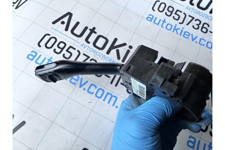 Перемикач поворотів підкермовий Skoda Octavia (A4 1U-) 2000-2011 8L0953513H
