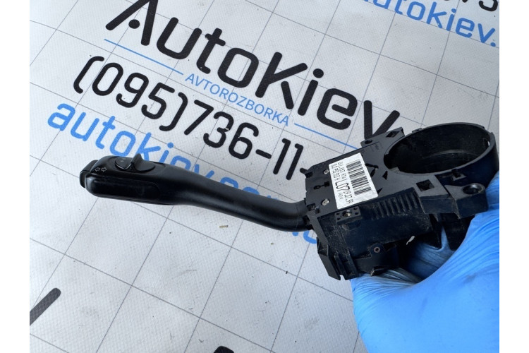 Перемикач поворотів підкермовий Skoda Octavia (A4 1U-) 2000-2011 8L0953513H