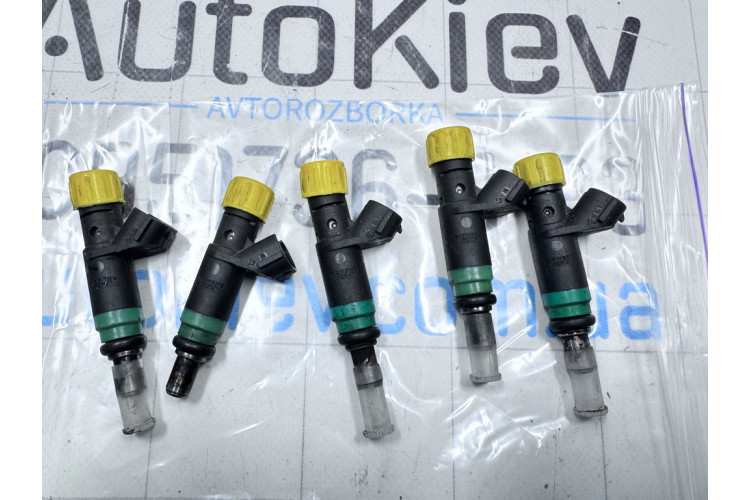 Форсунка паливна Audi A8 [4E] 2002-2010 06C133551