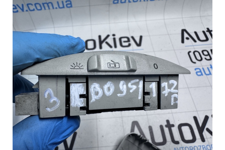 Плафон салонний VW Passat [B5] 2000-2005 3B0951172D