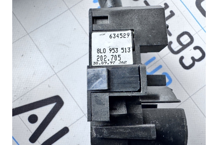 Перемикач поворотів підкермовий Seat Leon (1M1) 1999-2006 8L0953513J