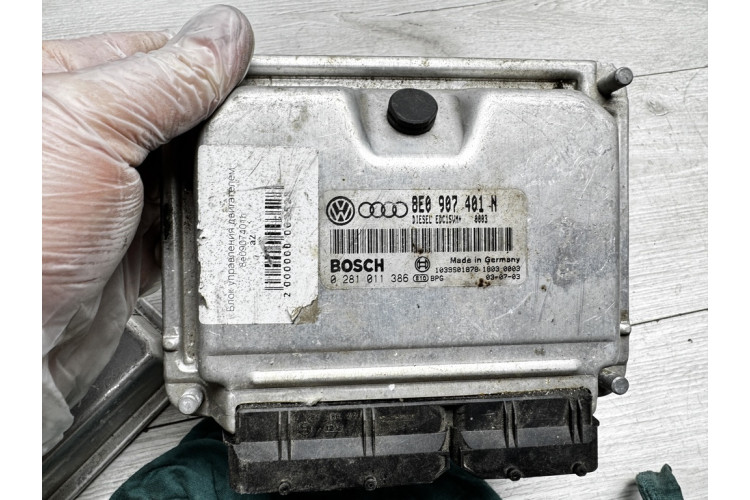 Блок керування двигуном VW Passat [B5] 2000-2005 8E0907401N