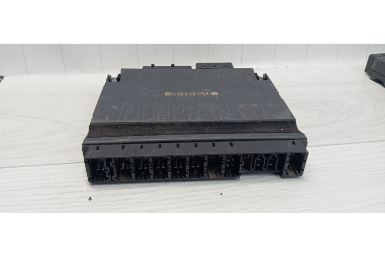 Блок управления сиденьем левым Mercedes Benz W220 1998-2005 2208206826 Блок управления сиденьем левым Mercedes Benz W220 1998-2005 2208206826