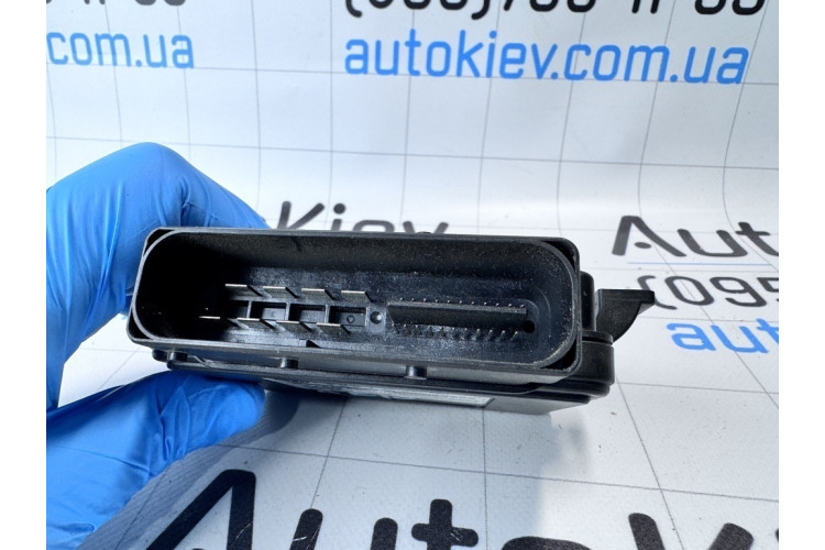 Блок управління паркувальним гальмом Audi A6 [C6,4F] 2004-2011 4F0907801