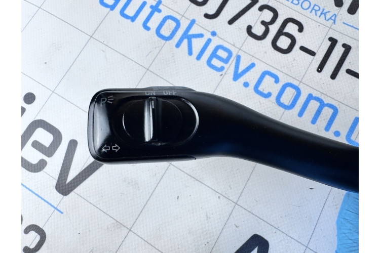 Переключатель поворотов подрулевой VW Sharan 2004-2010 8L0953513S