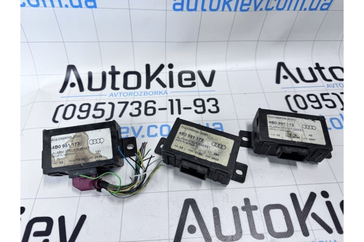 Блок управління датчиком руху Audi A3 (8L1) 1996-2003 4B0951173 Блок управління датчиком руху Audi A3 (8L1) 1996-2003 4B0951173