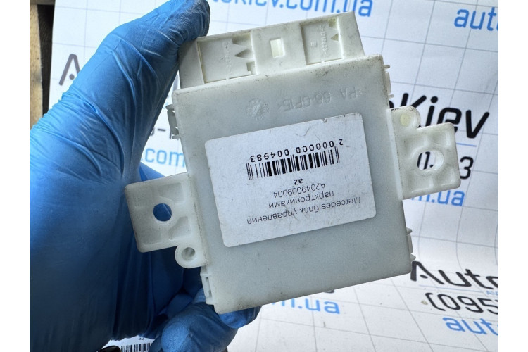 Блок управління парктрониками Mercedes Benz W204 2007-2015 A2049009004