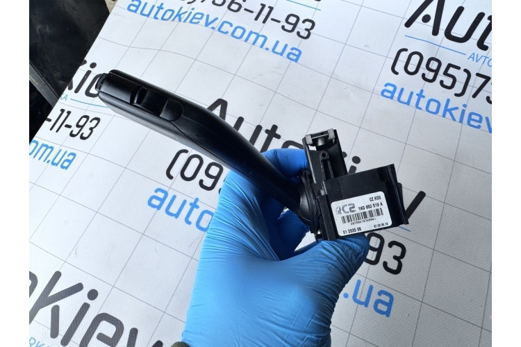 Перемикач склоочисників підрульовий правий VW Golf V 2003-2009 1K0953519A Перемикач склоочисників підрульовий правий VW Golf V 2003-2009 1K0953519A