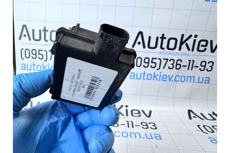 Блок управління відкривання гаражних воріт Porsche Cayenne 2010-2017 8K0907410C