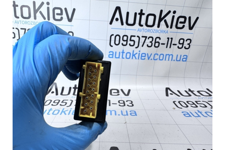 Блок іммобілайзера BMW 3-serie E36 1991-1998 61358375840 Блок іммобілайзера BMW 3-serie E36 1991-1998 61358375840