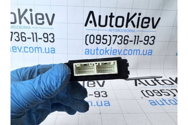 Блок управления зеркалами Lexus ES 2012-2018 8943033200 Блок управления зеркалами Lexus ES 2012-2018 8943033200