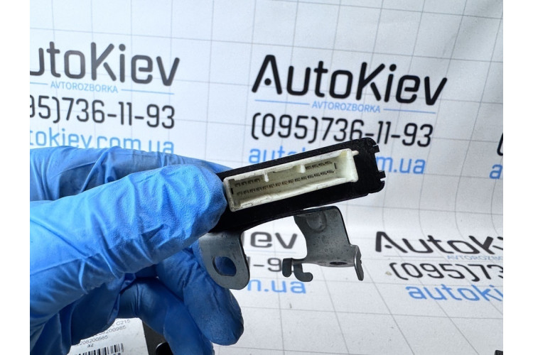 Блок управления фарами Toyota RAV 4 2013-2019 8996042150