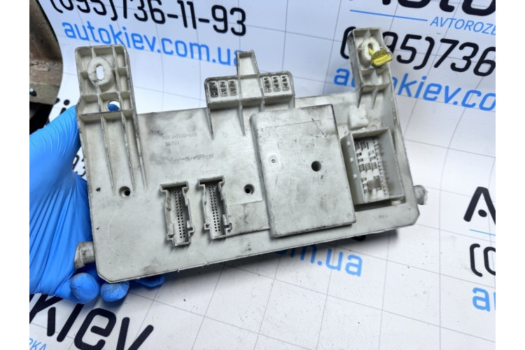 Блок предохранителей Ford C-MAX 2003-2010 3M5T14A073BG