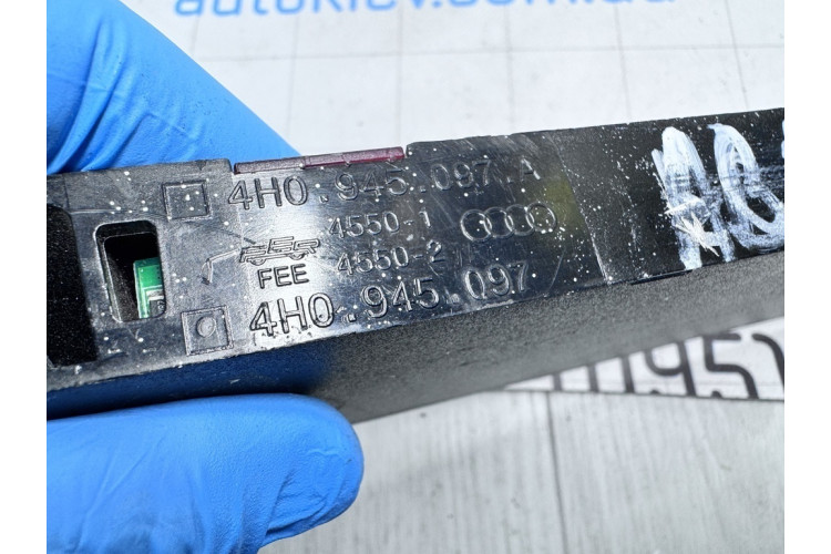 Додатковий стоп сигнал Audi A8 [4H] 2010-2017 4H0945097A