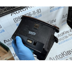 Попільничка передня Mercedes Benz W220 1998-2005