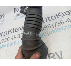 Патрубок повітряного фільтра (тріщина під хомутом) Skoda Superb 2002-2008