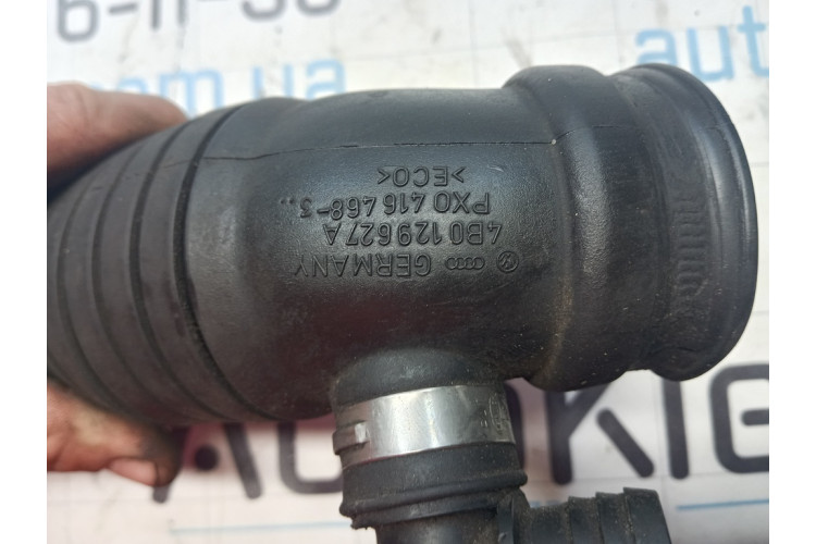 Патрубок повітряного фільтра (тріщина під хомутом) Audi A4 [B6] 2000-2004 4B0129627A