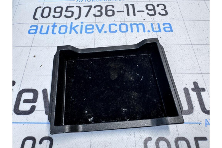 Скринька передньої консолі Lexus ES 2012-2018 5882533040