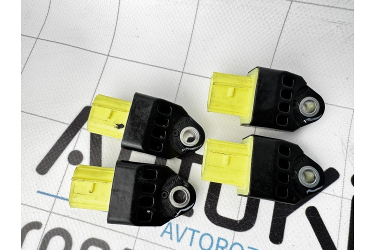 Датчик подушки безопасности airbag Lexus ES 2012-2018 8983112040