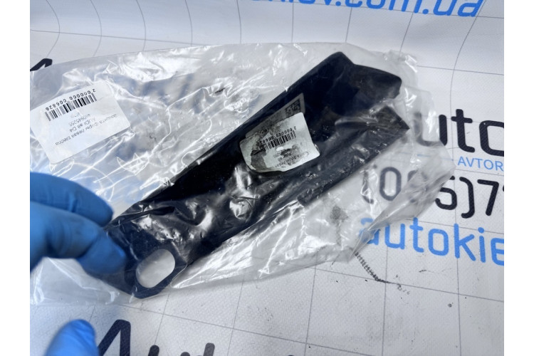 Накладка заднього ліхтаря Audi A8 [4H] 2010-2017 4H0945255