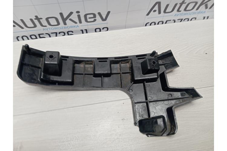Кронштейн заднього бампера правий Volvo S60 2010-2018 30795055