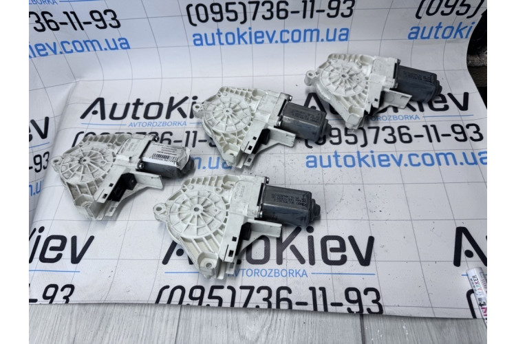 Моторчик склопідйомника Porsche Cayenne 2010-2017 8K0959802B Моторчик склопідйомника Porsche Cayenne 2010-2017 8K0959802B