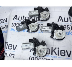 Моторчик дотяжки дверей Porsche Panamera 2016>