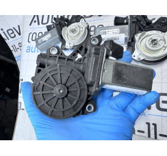 Моторчик дотяжки дверей Porsche Panamera 2016>