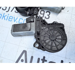 Доводчик дверей Audi Allroad quattro 2012-2019