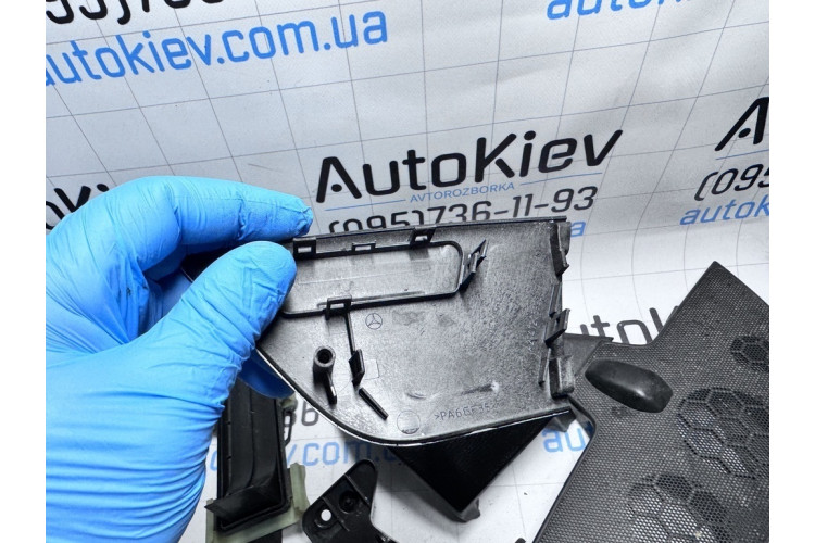 Накладка декоративная Mercedes Benz W204 2007-2015 A2047206122