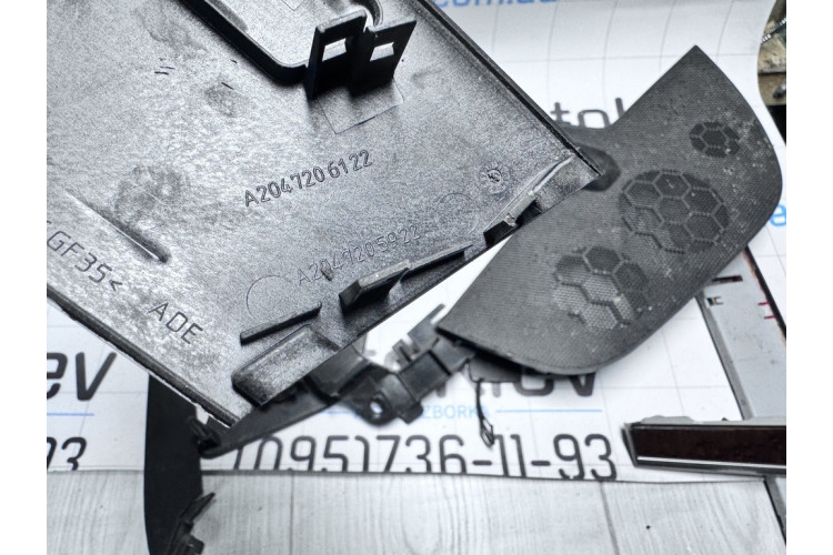 Накладка декоративная Mercedes Benz W204 2007-2015 A2047206122