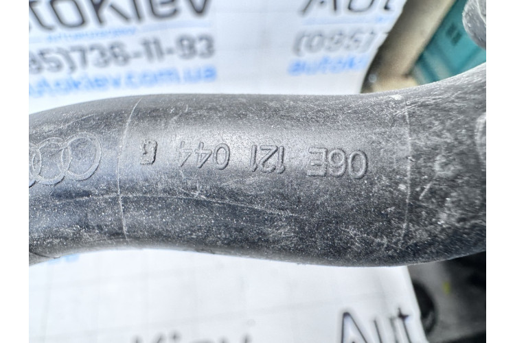 Патрубок системи охолодження Audi Allroad quattro 2006-2012 06E121044G Патрубок системи охолодження Audi Allroad quattro 2006-2012 06E121044G