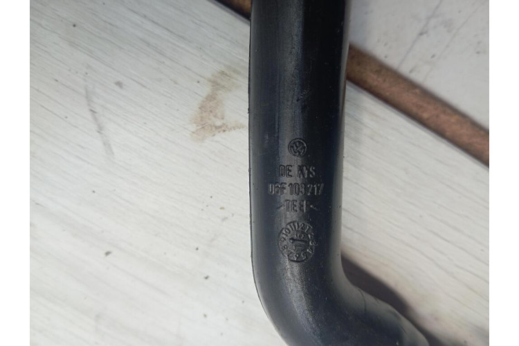 Патрубок вентиляції картера Seat Leon (1P1) 2005-2013 06F103217