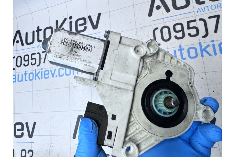 Моторчик склопідйомника перед прав Audi Allroad quattro 2006-2012 4F0959802D Моторчик склопідйомника перед прав Audi Allroad quattro 2006-2012 4F0959802D