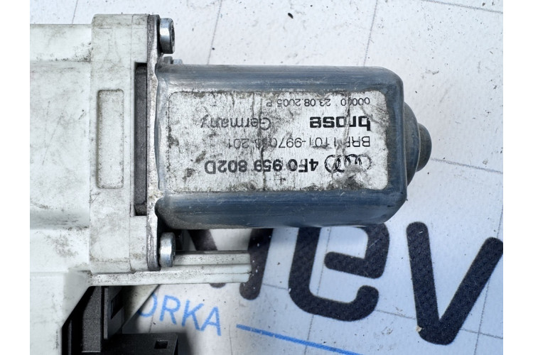 Моторчик склопідйомника перед прав Audi Allroad quattro 2006-2012 4F0959802D Моторчик склопідйомника перед прав Audi Allroad quattro 2006-2012 4F0959802D