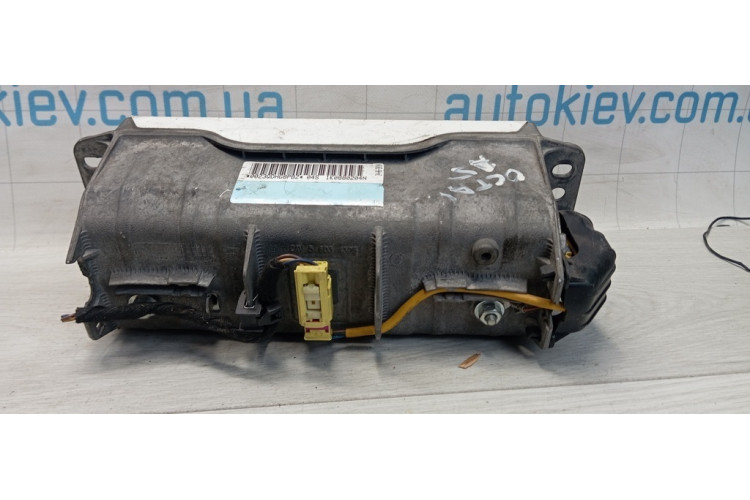 Подушка безопасности пассажирская (в торпедо) Skoda Octavia (A5 1Z-) 2004-2013 1K0880204N