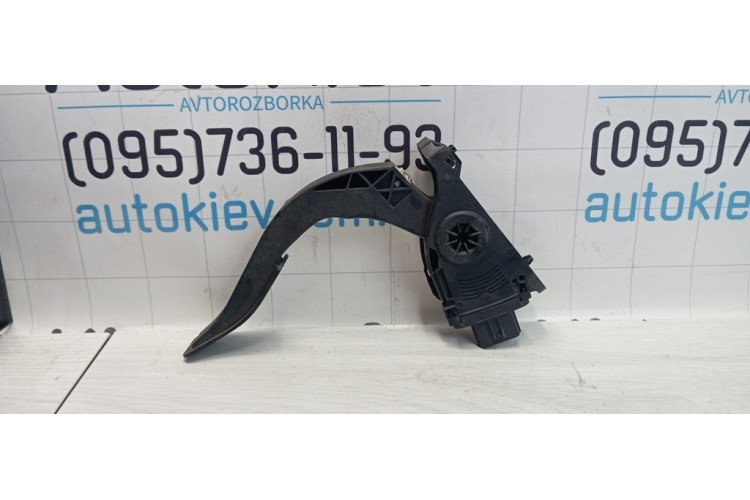 Педаль газа акселератора Audi Allroad quattro 2006-2012 8K1723523
