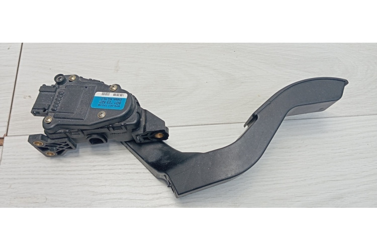 Педаль газа акселератора Audi Allroad quattro 2000-2005 8D1723523