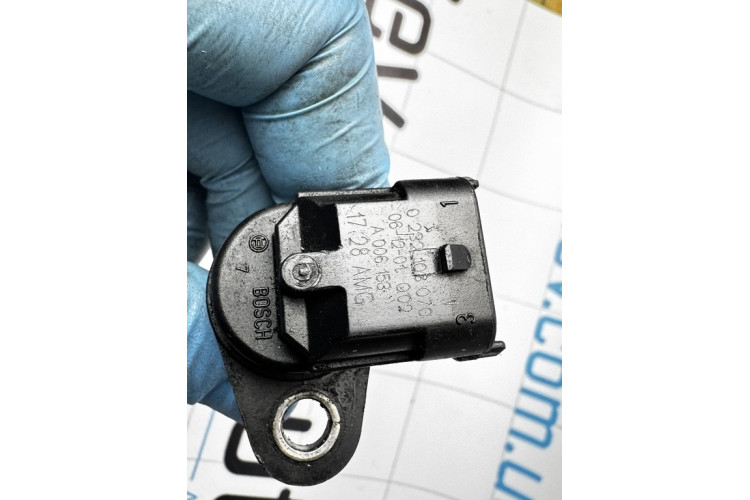 Датчик положения распредвала Mercedes Benz W221 2005-2013 A0061531728 Датчик положения распредвала Mercedes Benz W221 2005-2013 A0061531728