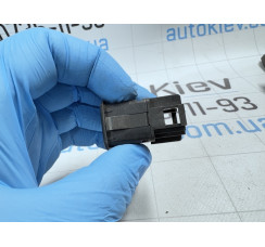 Кнопка вкл\викл сигналізації Audi A8 [4D] 1999-2002