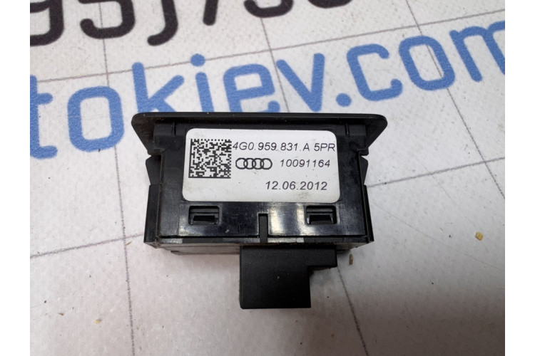 Кнопка відкриття багажника Audi A8 [4E] 2002-2010 4G0959831A